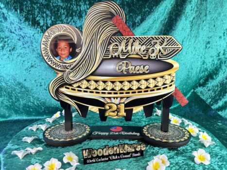 Photo Gallery 36 Stylish birthday key with detailed patterns